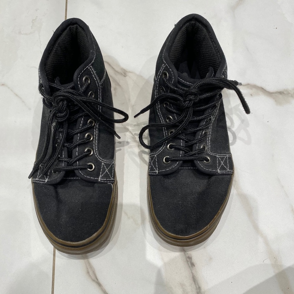 Airwalk Black Lace Up Shoes Mens Size 6.5.
